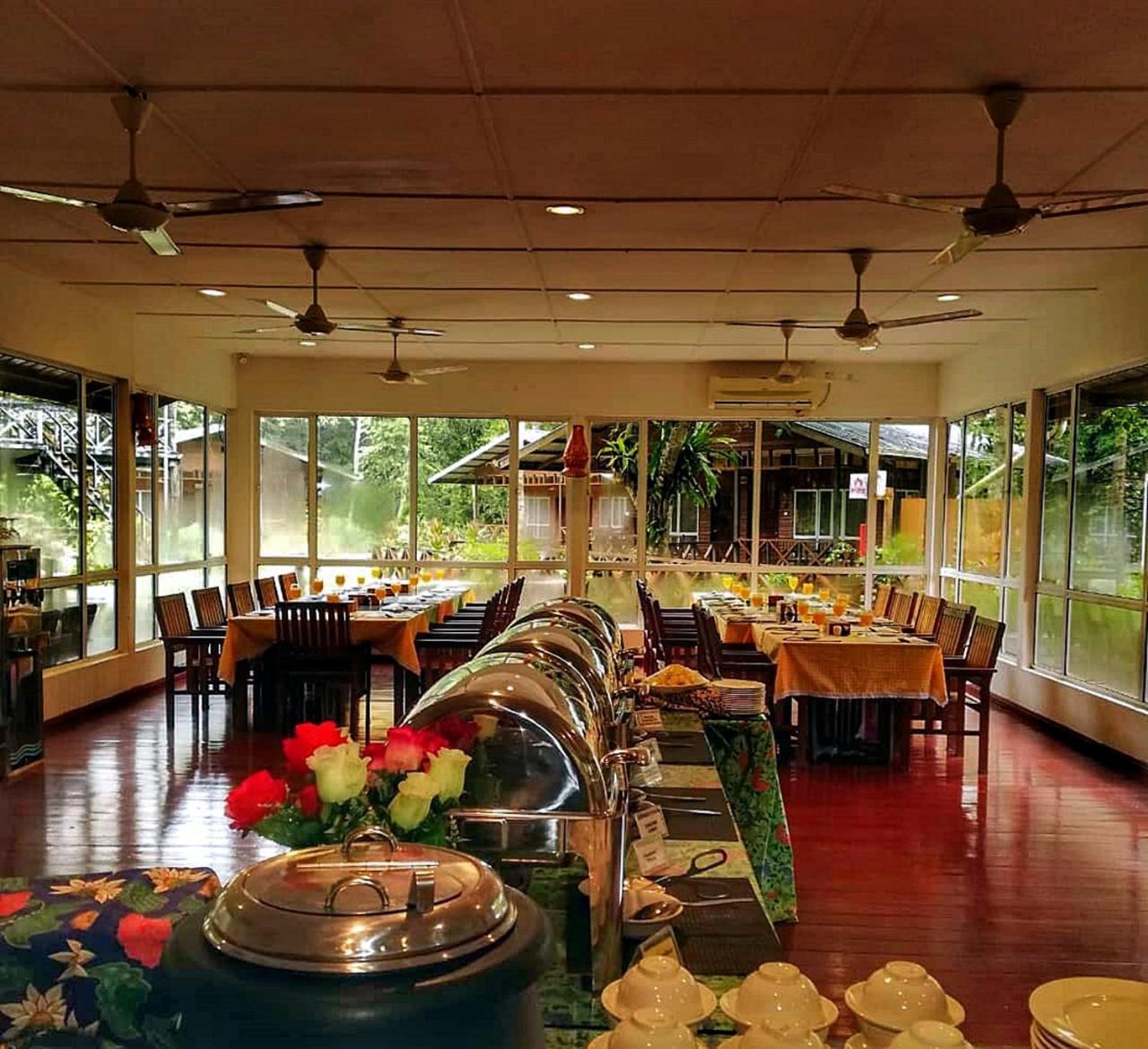 Borneo Nature Lodge Sukau ภายนอก รูปภาพ